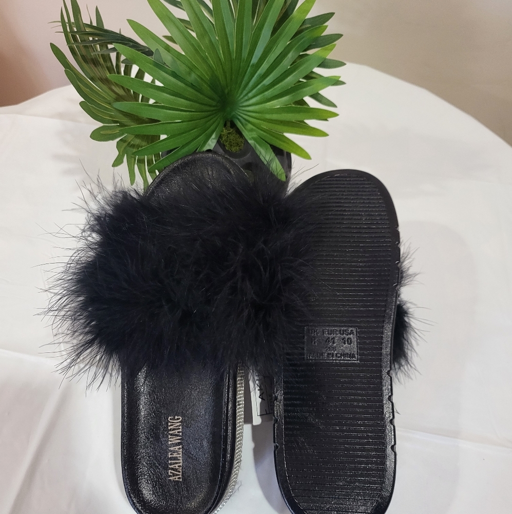 Akira fury slides accessorized with bling all around!!!